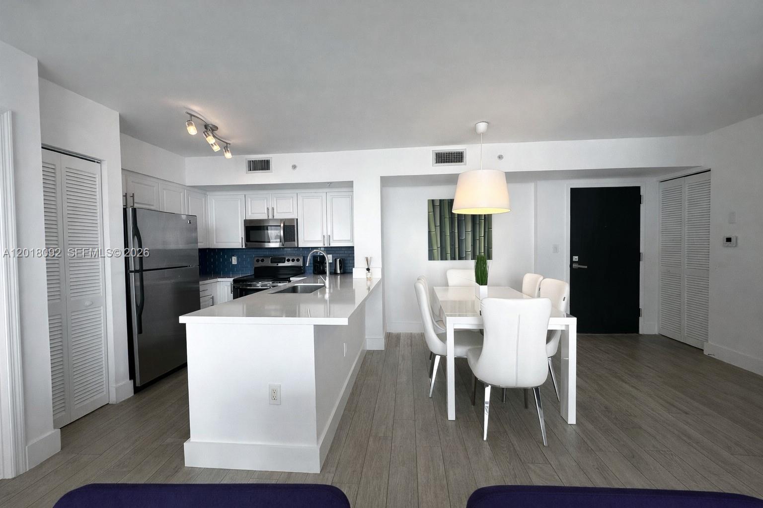 90 Alton Road, Unit 1804 Miami Beach, FL 33139 - Photo 13 of 42