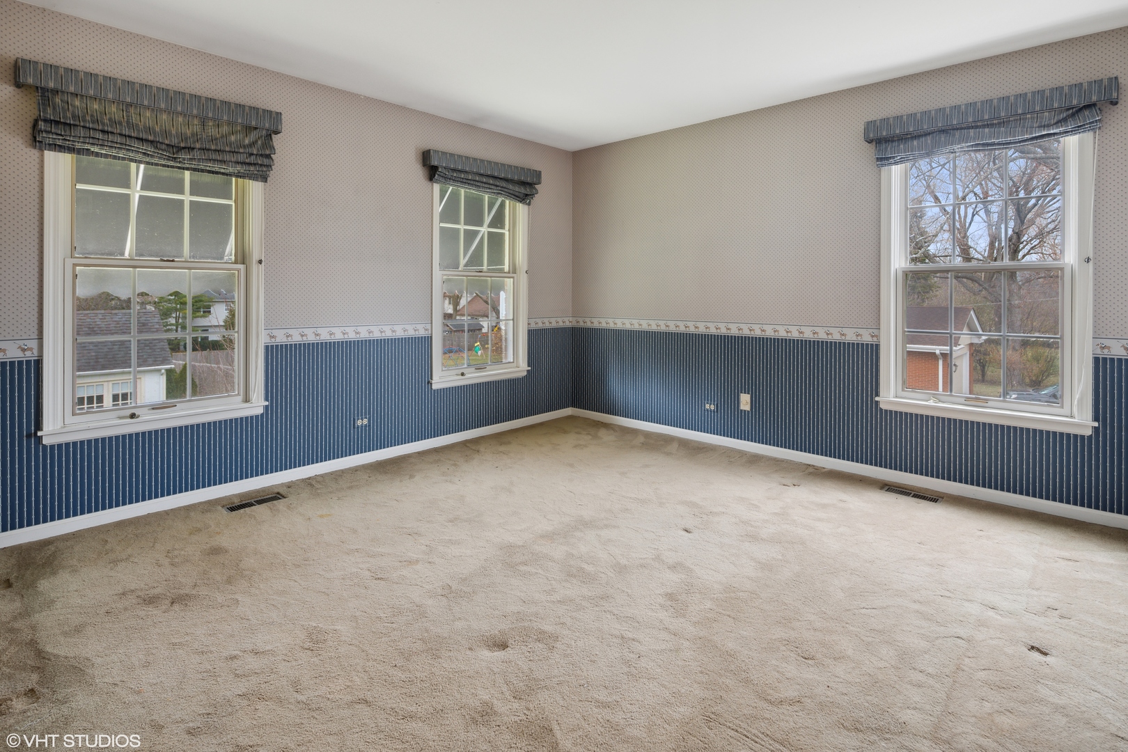 1050 South Ridge Road Lake Forest, IL 60045 - Photo 28 of 40 an empty room with windows