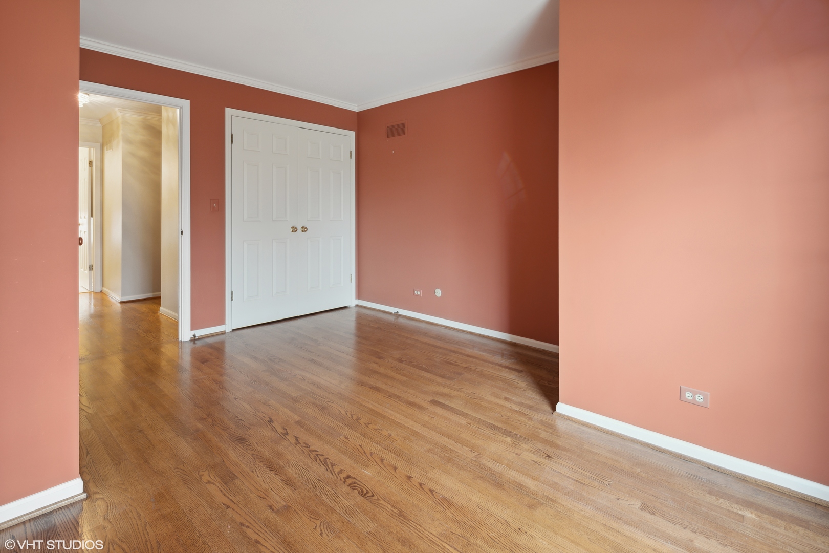 1050 South Ridge Road Lake Forest, IL 60045 - Photo 33 of 40 a view of an empty room with wooden floor