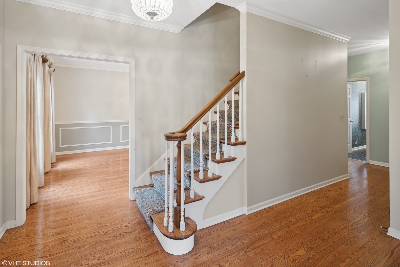 1050 South Ridge Road Lake Forest, IL 60045 - Photo 8 of 40 a view of an entryway with wooden floor