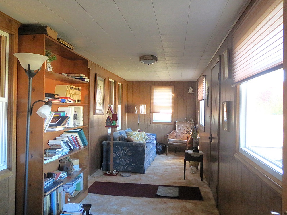 1027 Bluff Road Dixon, IL 61021 - Photo 13 of 48 a living room with furniture and a window