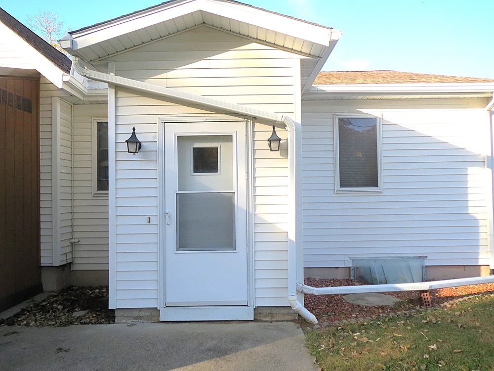 1027 Bluff Road Dixon, IL 61021 - Photo 37 of 48 a view of house