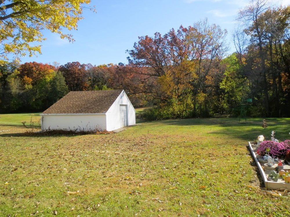 1027 Bluff Road Dixon, IL 61021 - Photo 42 of 48 a backyard of a house with lots of green space