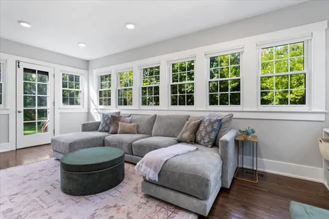 $899,900 | 384 Vine Avenue, Highland Park, IL 60035