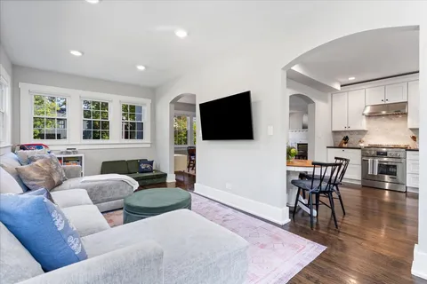 $899,900 | 384 Vine Avenue, Highland Park, IL 60035