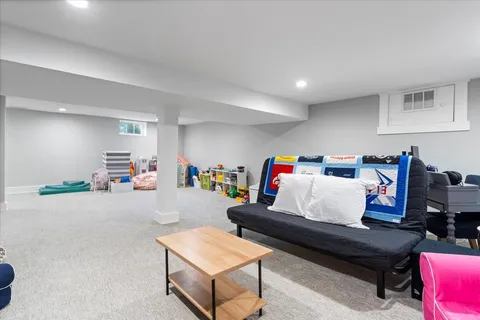 $899,900 | 384 Vine Avenue, Highland Park, IL 60035