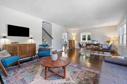 $899,900 | 384 Vine Avenue, Highland Park, IL 60035