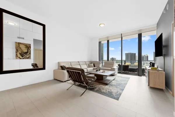 $7,200 | 1000 Brickell Plaza, Unit 1810, Miami, FL 33131