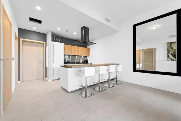 $7,200 | 1000 Brickell Plaza, Unit 1810, Miami, FL 33131