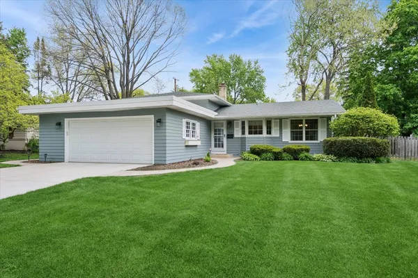 $535,000 | 1232 Laurel Lane, Naperville, IL 60540
