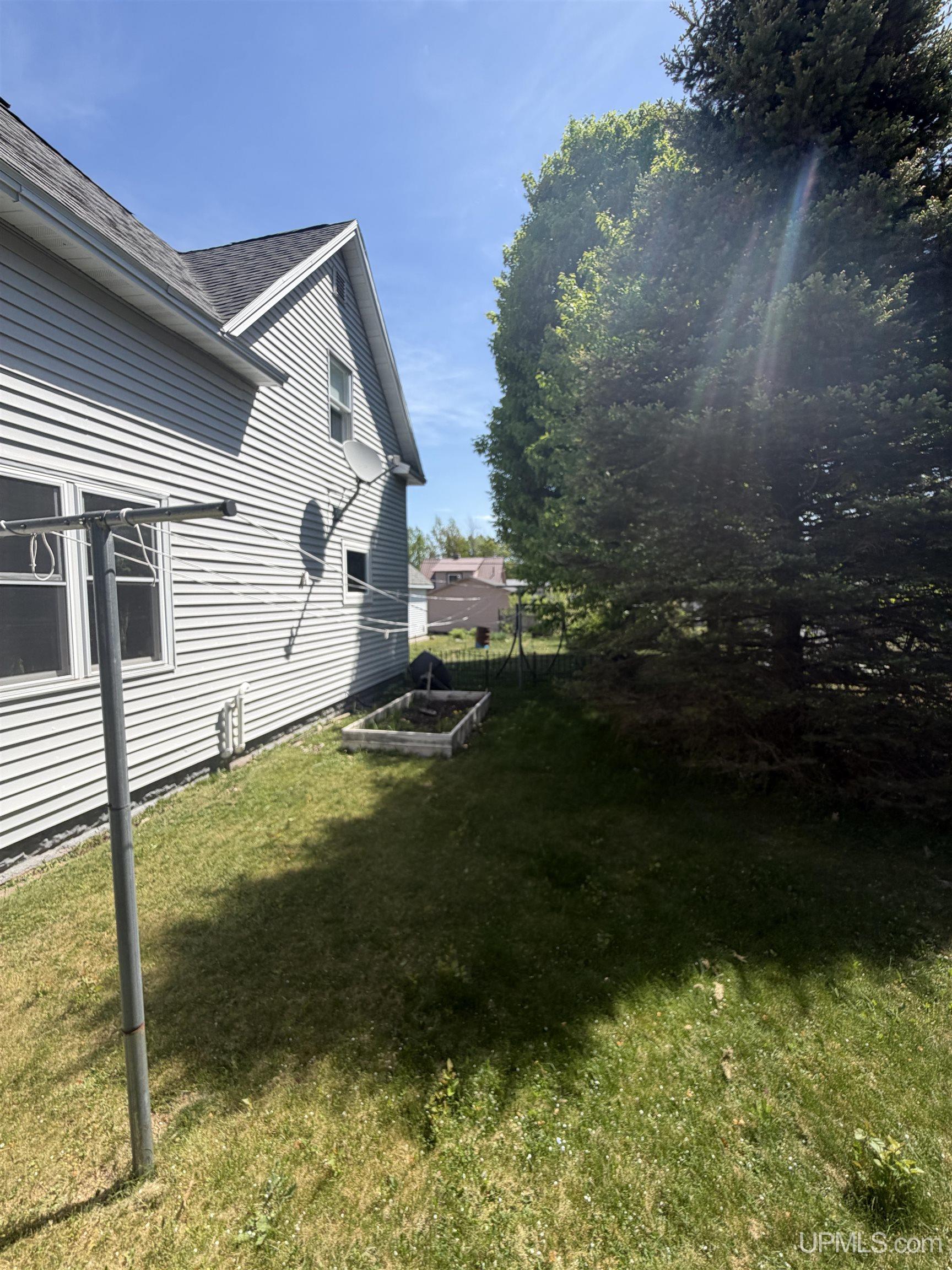 145 Silver Street Ishpeming, MI 49849 - Photo 9 of 33