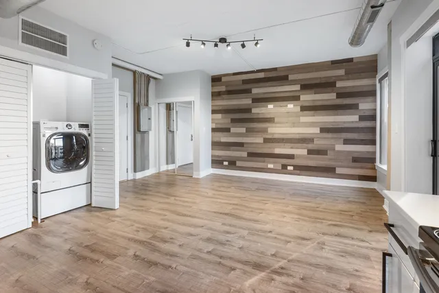 $1,600 | 7645 North Sheridan Road, Unit 411, Chicago, IL 60626