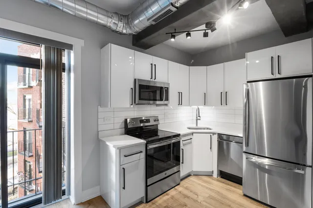 $1,600 | 7645 North Sheridan Road, Unit 411, Chicago, IL 60626