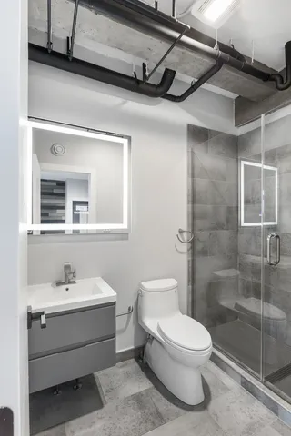 $1,600 | 7645 North Sheridan Road, Unit 411, Chicago, IL 60626