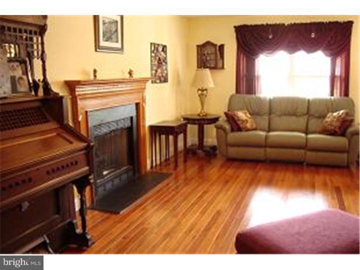 4313 Riders Lane Boothwyn, PA 19061 - Photo 6 of 21 Living Room