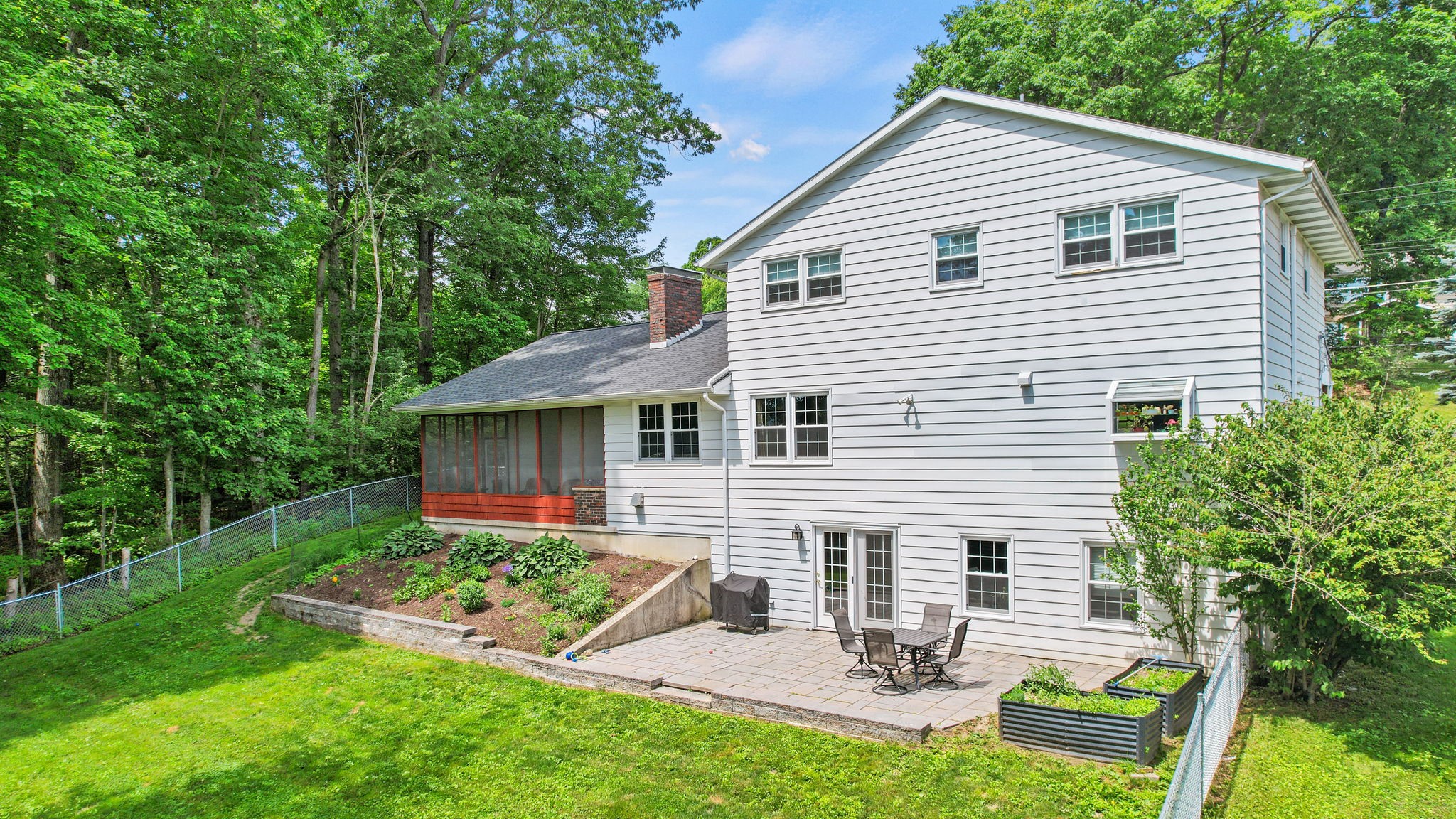 319 Ridgefield Road Endicott, NY 13760 - Photo 3 of 50