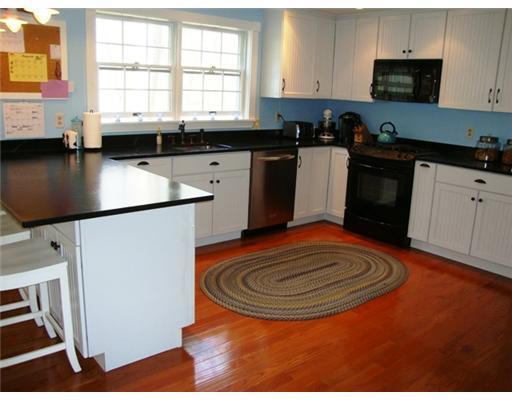 17 Chestnut Road Brunswick, ME 04011 - Photo 3 of 16 Kitchen.