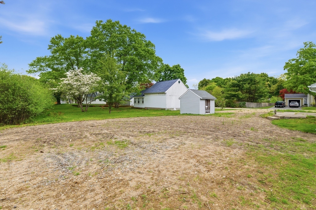 188 Glendale Road Attleboro, MA 02703 - Photo 33 of 37 a house with a yard