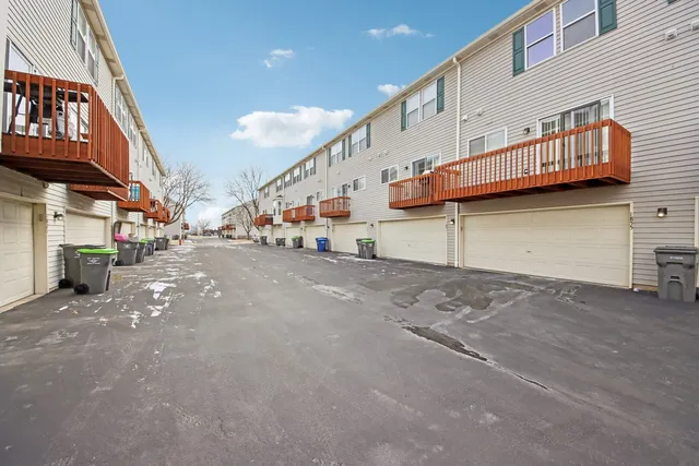 $260,000 | 1855 Grandview Place, Montgomery, IL 60538