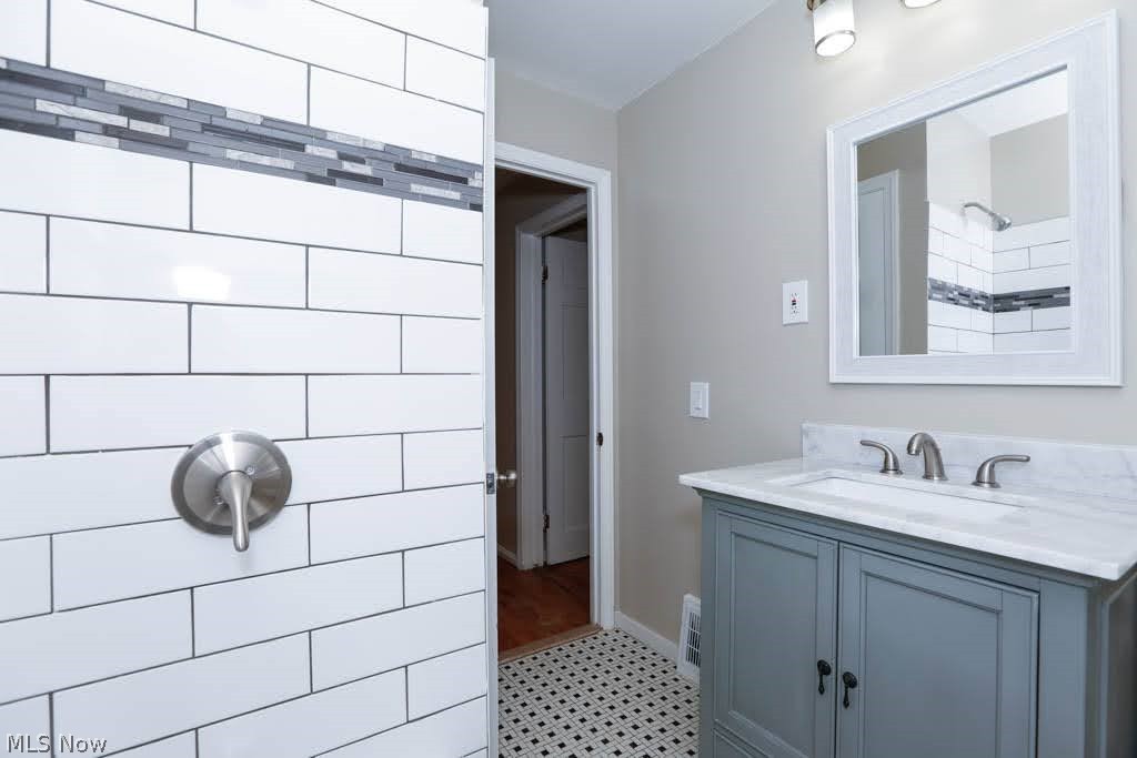 4812 Anderson Road Cleveland, OH 44124 - Photo 15 of 34