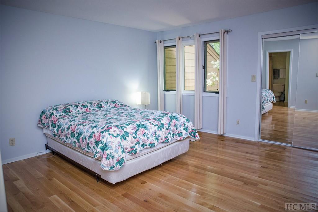 228-59 Emerald Ridge Road, Unit 59 Sapphire, NC 28774 - Photo 6 of 10 Gallery Image 6