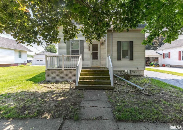 $115,000 | 304 South 5th Avenue, New Windsor, IL 61465