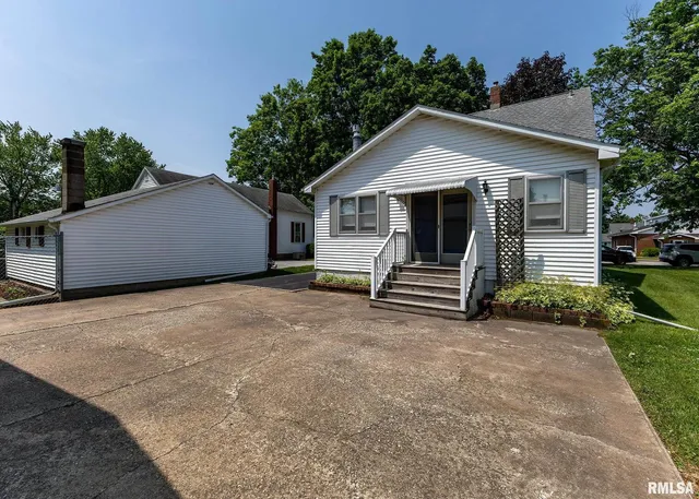 $115,000 | 304 South 5th Avenue, New Windsor, IL 61465