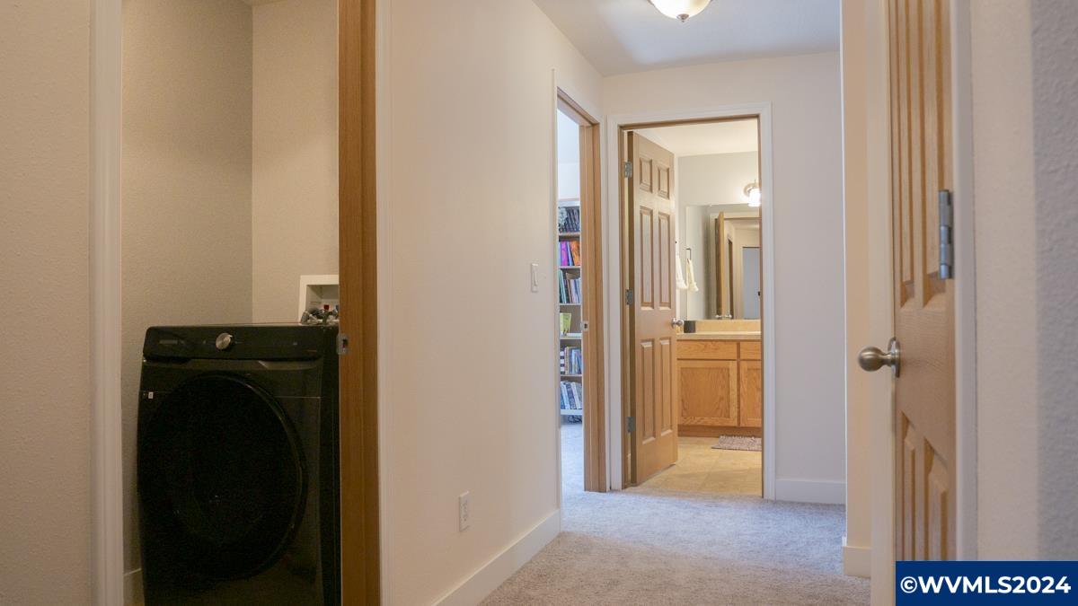 807 Walker Road Lebanon, OR 97355 - Photo 4 of 25 Gallery Image 4