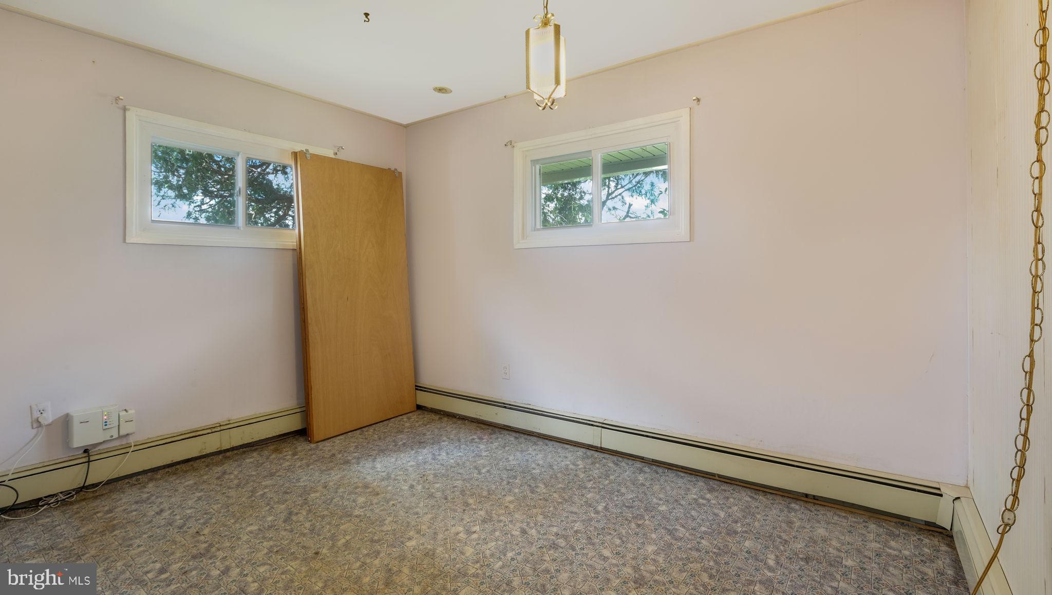 65 Inwood Road Levittown, PA 19057 - Photo 8 of 21 Gallery Image 8