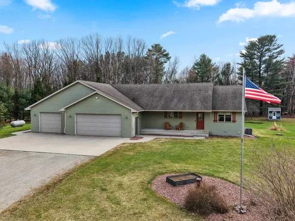 $689,900 | 3371 Froelick Road, Abrams, WI 54101