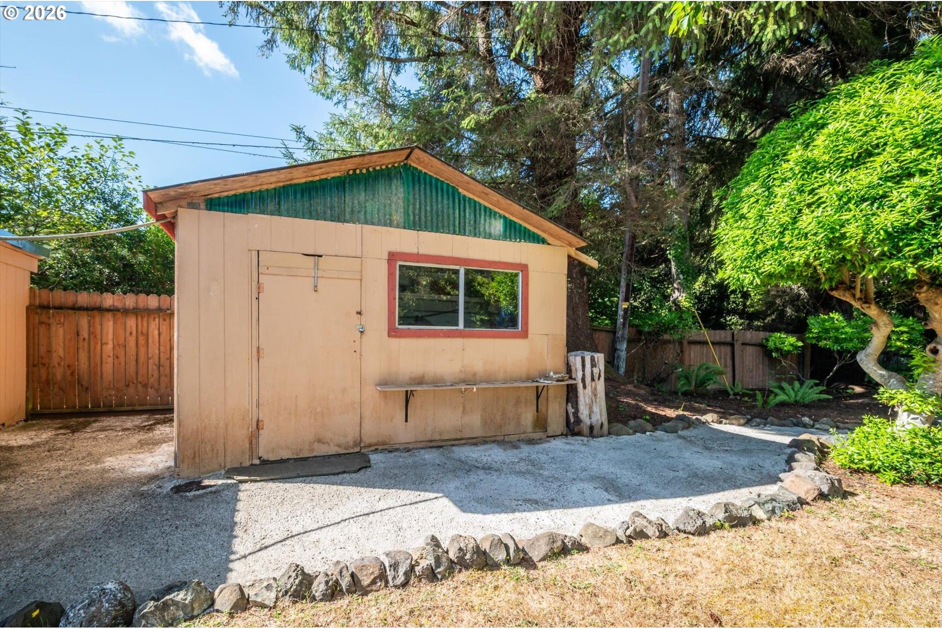 62934 Crown Point Road Coos Bay, OR 97420 - Photo 40 of 48 Gallery Image 40