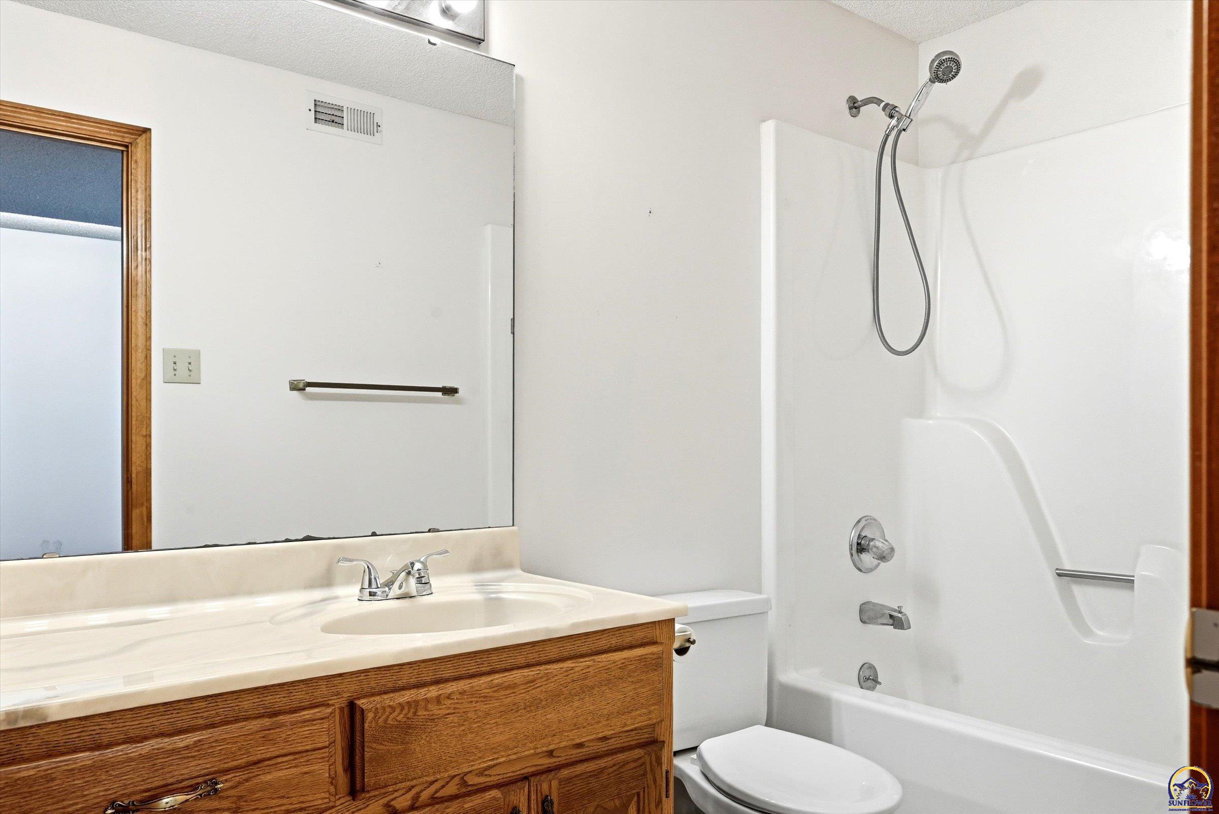 7143 Southwest 33rd Street Topeka, KS 66614 - Photo 26 of 43