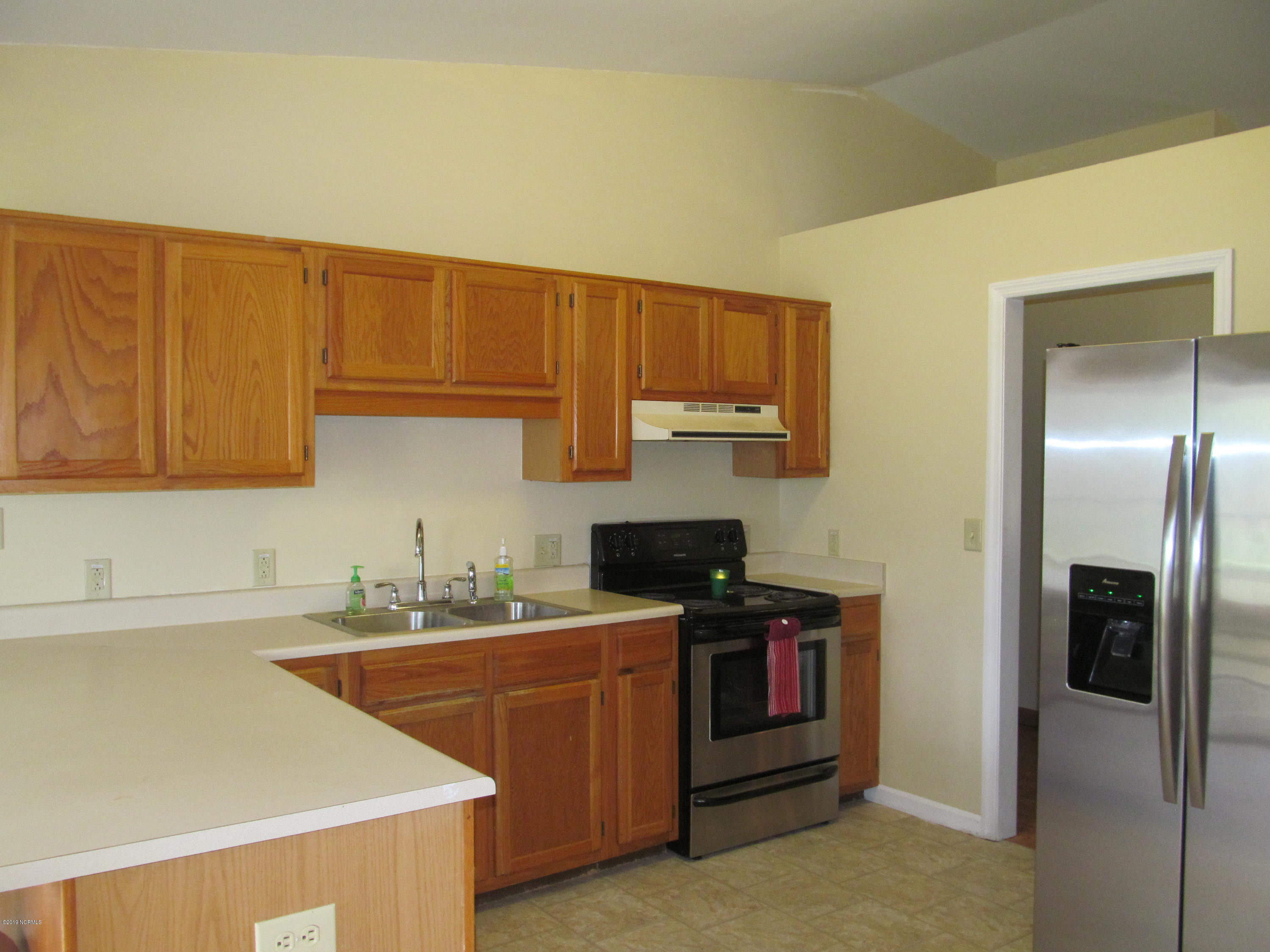 1104 East Boiling Spring Road Southport, NC 28461 - Photo 7 of 15 Bright Kitchen