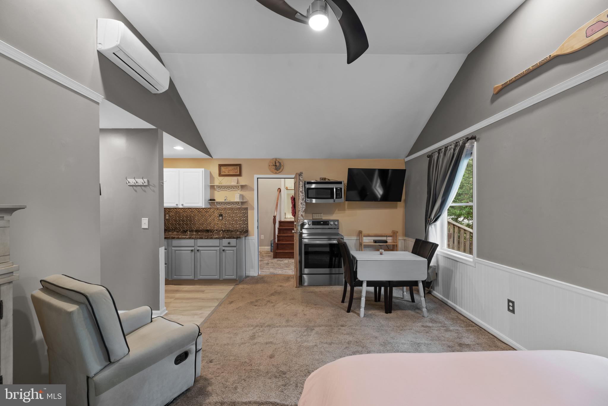 206 Pike Road Pasadena, MD 21122 - Photo 31 of 56 In-Law Suite