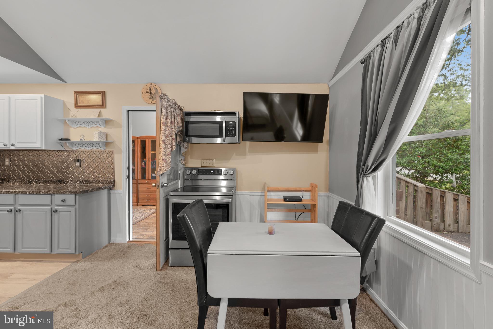 206 Pike Road Pasadena, MD 21122 - Photo 33 of 56 In-Law Suite