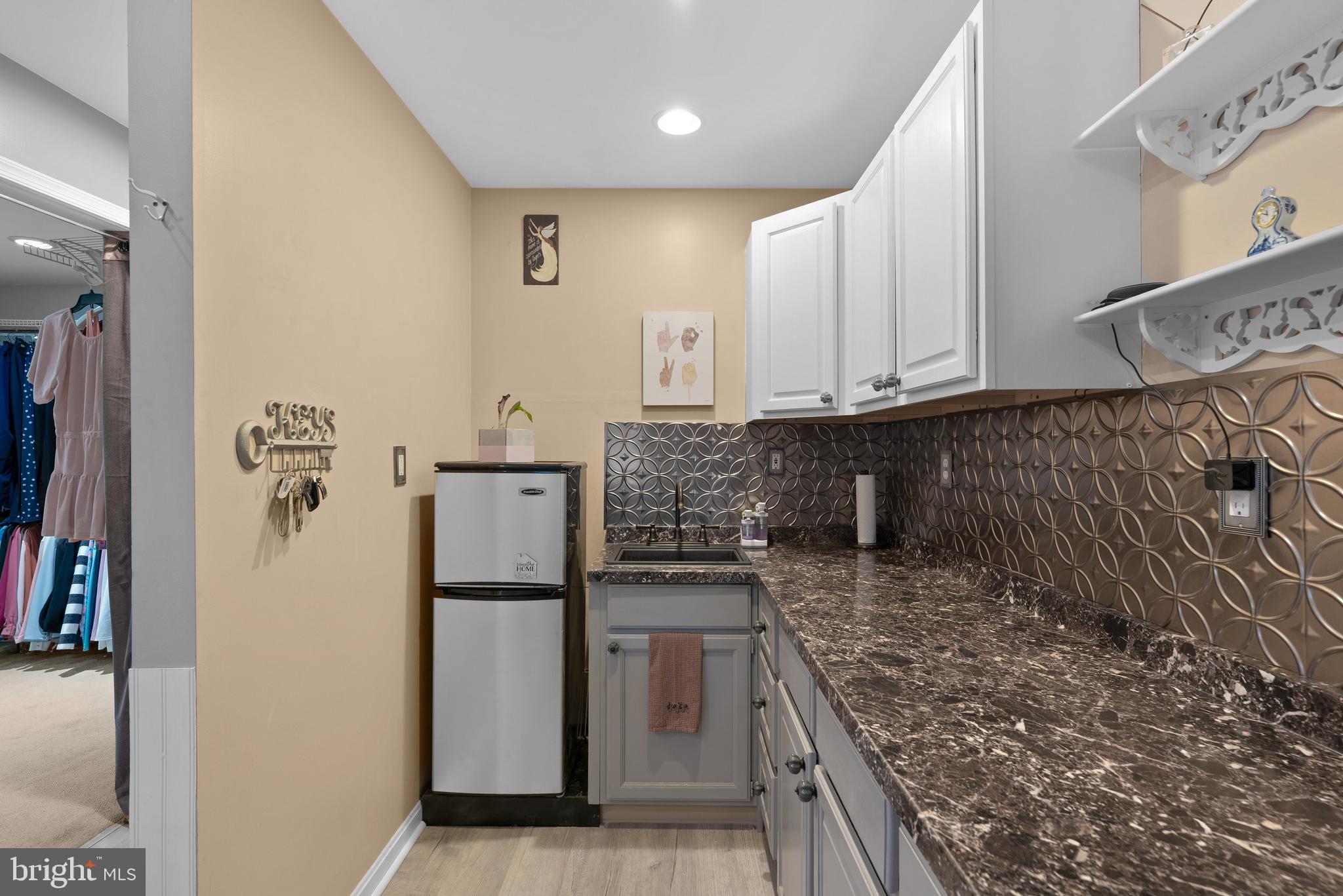 206 Pike Road Pasadena, MD 21122 - Photo 35 of 56 In-Law Suite