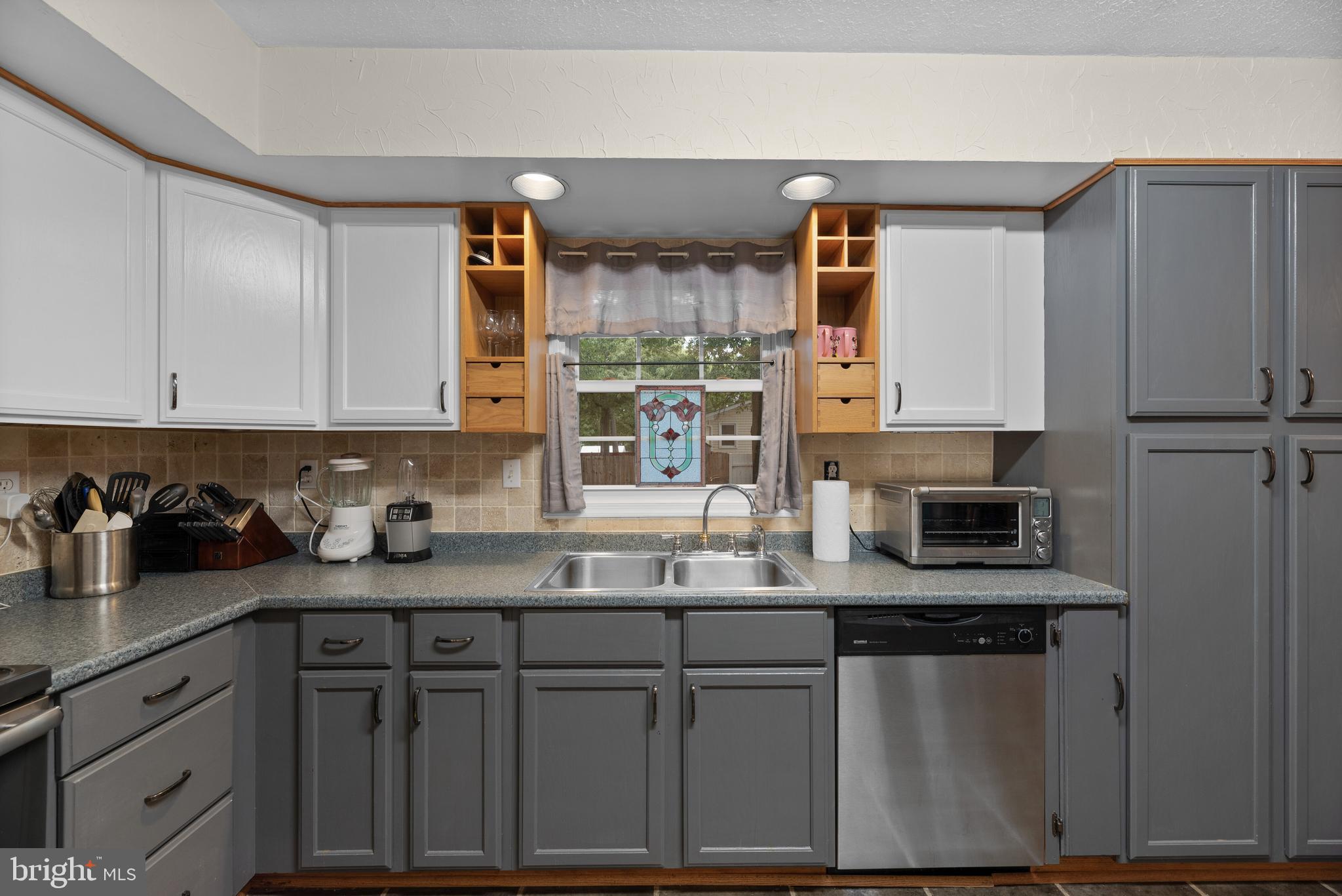 206 Pike Road Pasadena, MD 21122 - Photo 9 of 56 Kitchen