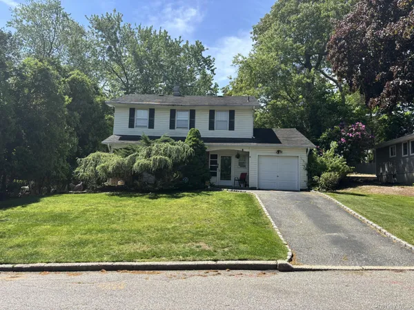 $499,000 | 4 Deepdale Drive, Rocky Point, NY 11778