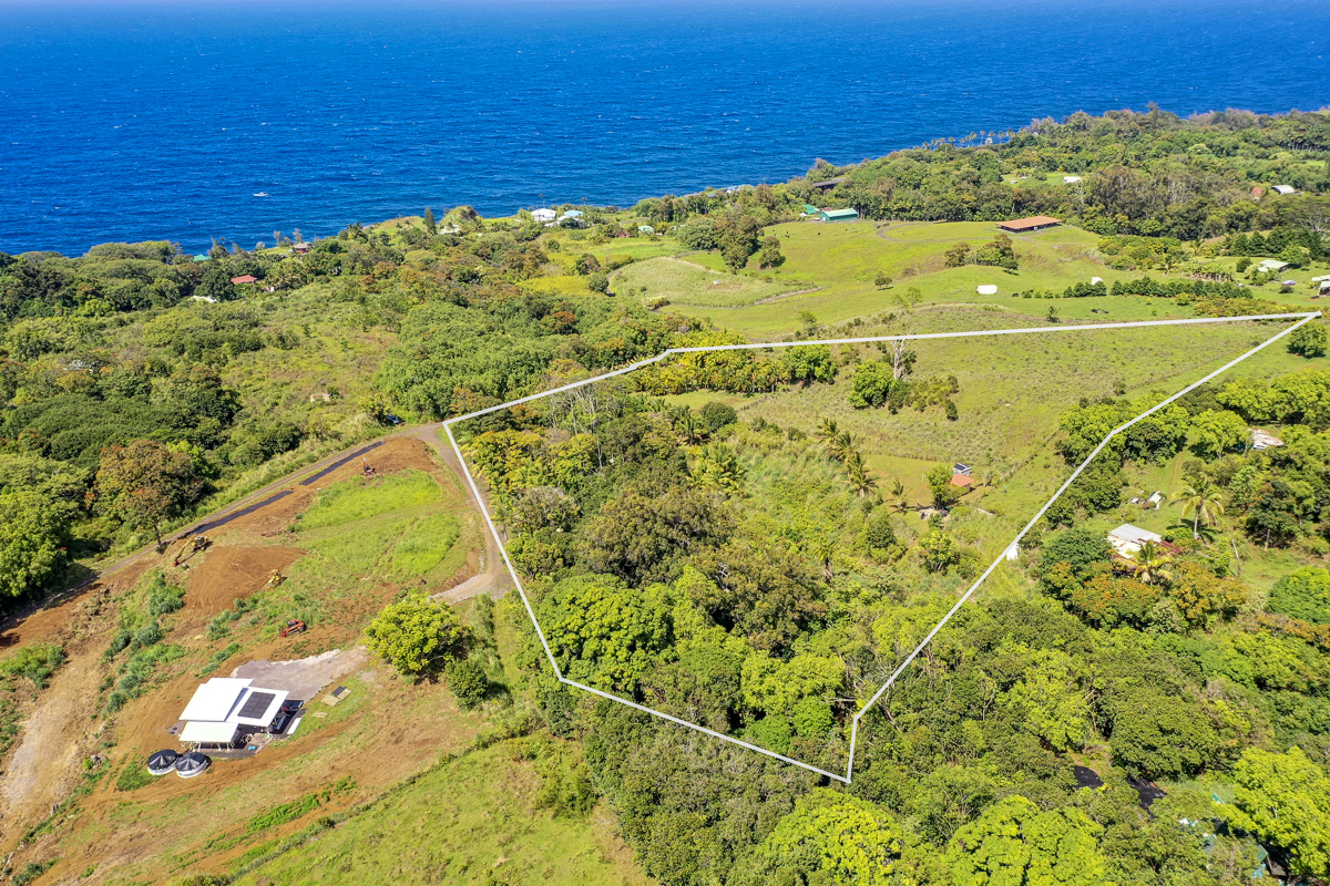 32-351 Lot 1-e Kapena Road Ninole, HI 96773 - Photo 3 of 30 a view of an ocean