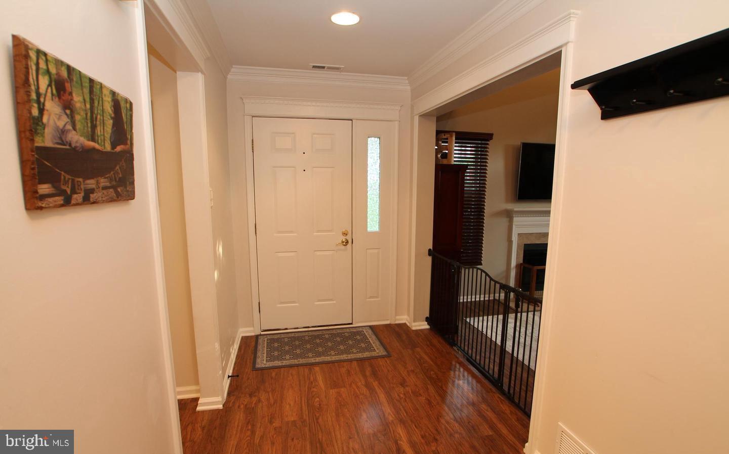 37 Northrup Court Newtown, PA 18940 - Photo 3 of 32