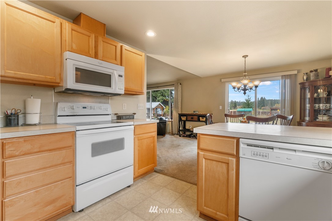 5940 184th Lane Southwest Rochester, WA 98579 - Photo 12 of 32