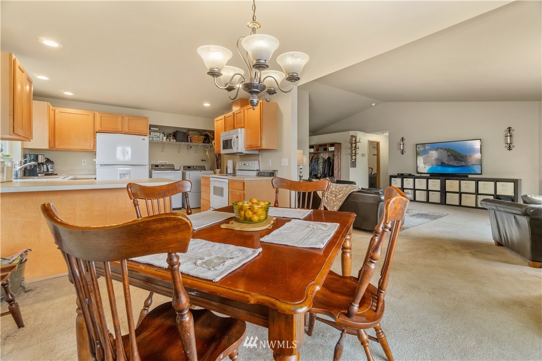 5940 184th Lane Southwest Rochester, WA 98579 - Photo 13 of 32