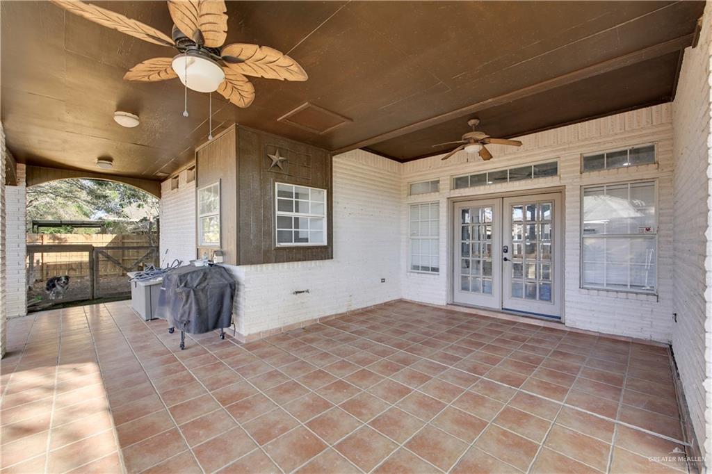 3517 Princess Street Edinburg, TX 78539 - Photo 4 of 22 a view of an empty room with a window