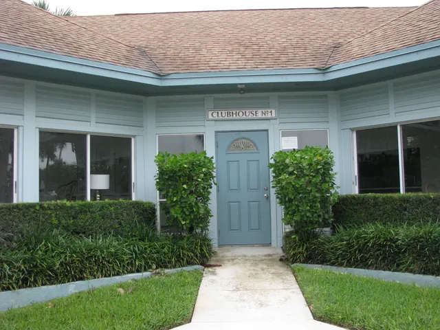 $205,900 | 950 South Kanner Highway, Unit D4, Stuart, FL 34994