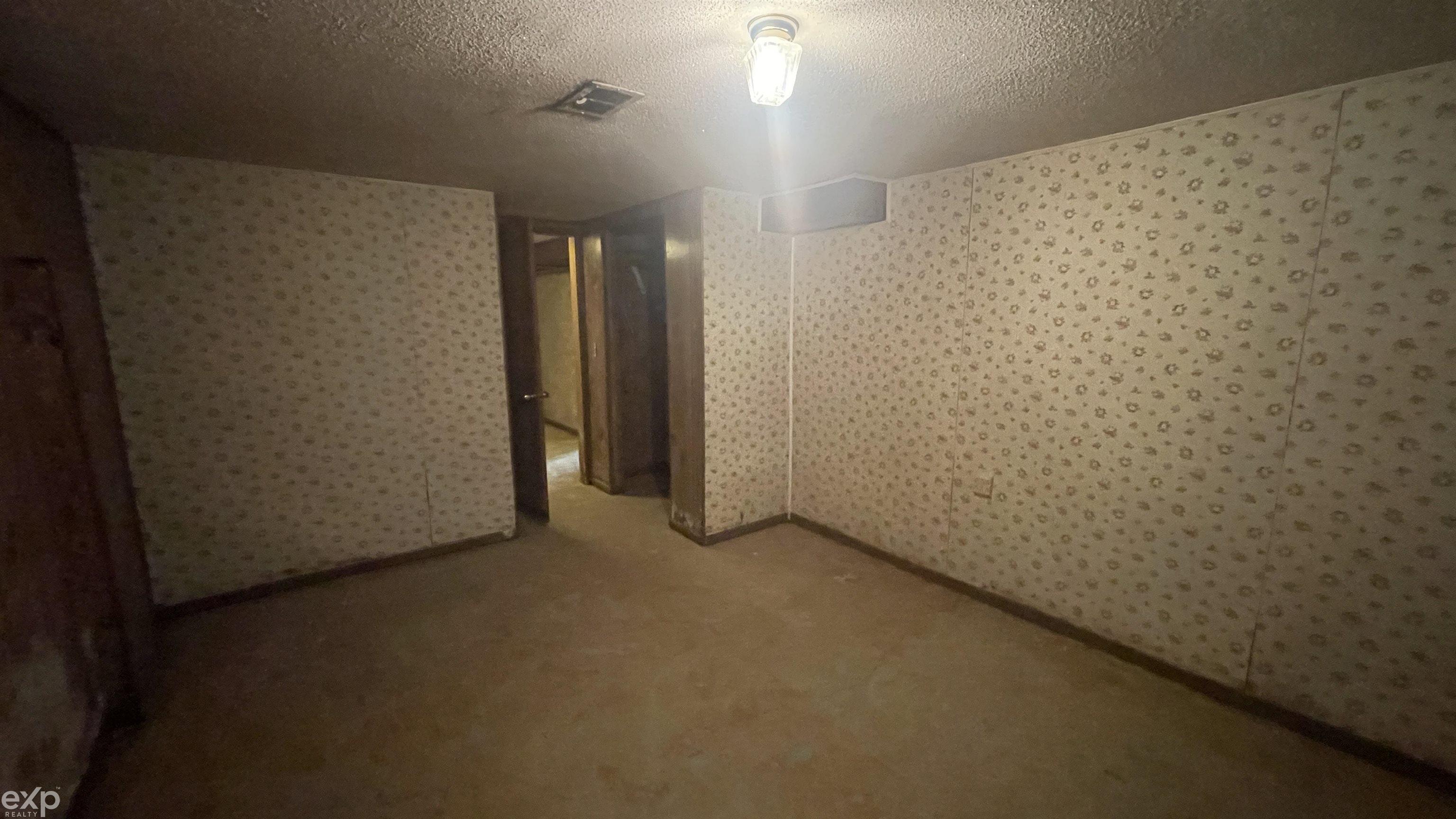 3402 South Irish Road Davison, MI 48423 - Photo 18 of 29 50089371-17.JPG