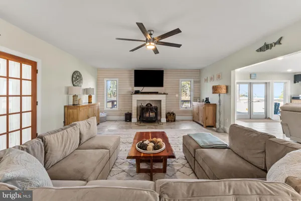 $2,750,000 | 522 Felton Road, Deltaville, VA 23043
