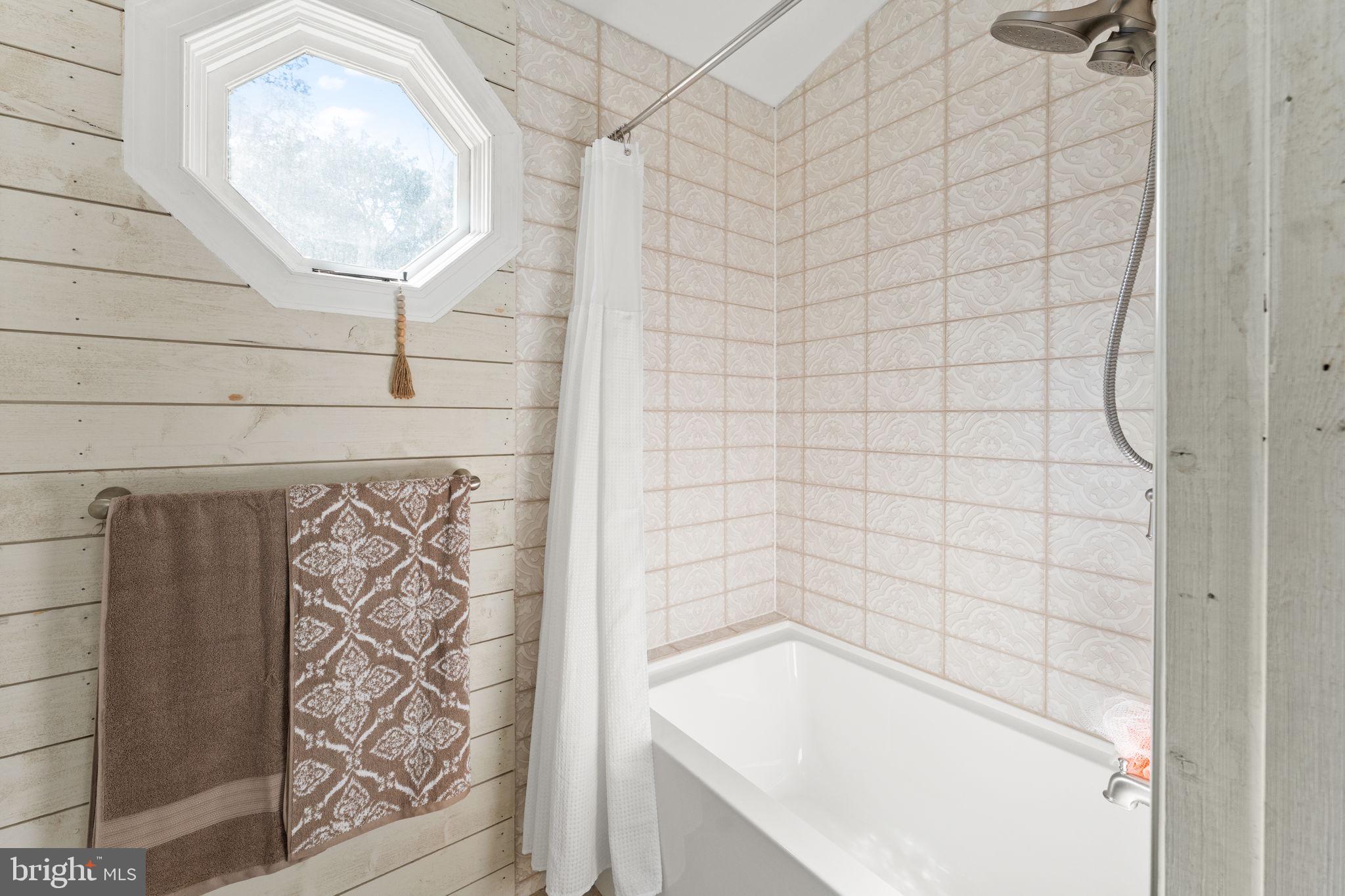 522 Felton Road Deltaville, VA 23043 - Photo 20 of 48