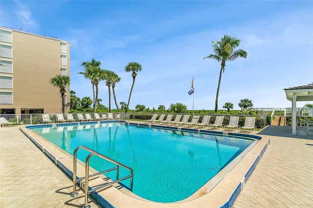 $399,000 | 1536 Ocean Drive, Unit 202B, Vero Beach, FL 32963