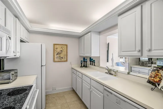 $399,000 | 1536 Ocean Drive, Unit 202B, Vero Beach, FL 32963