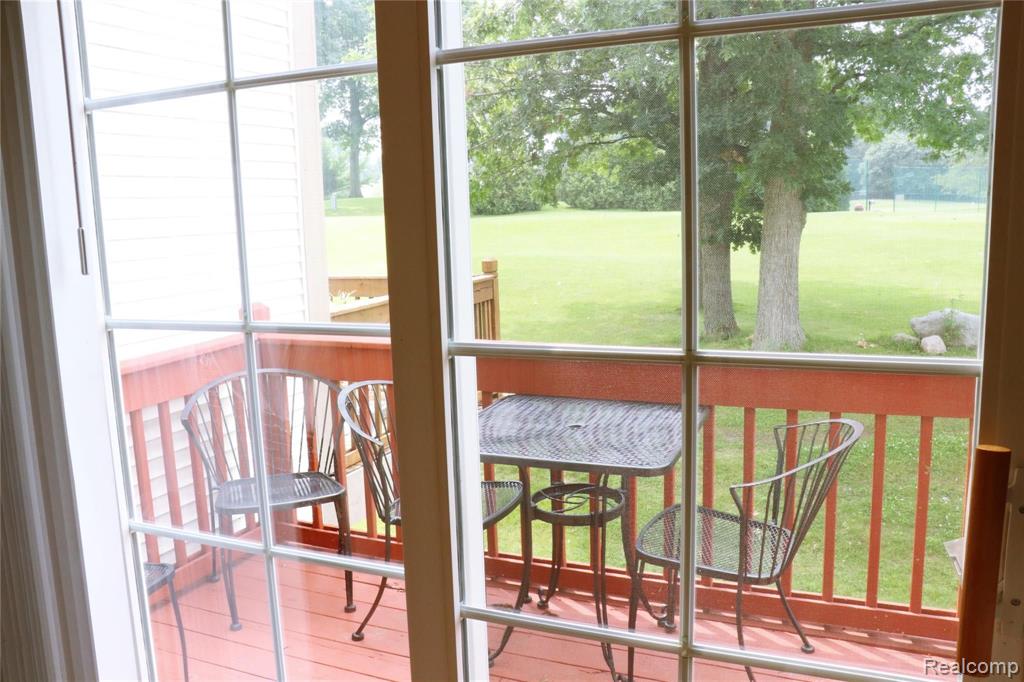 237 Oak Ridge Drive Pontiac, MI 48341 - Photo 8 of 22 Gallery Image 8